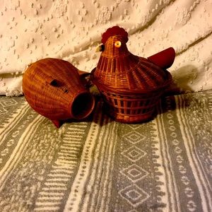 Vintage woven wicker animal shape baskets 🐓 🐖